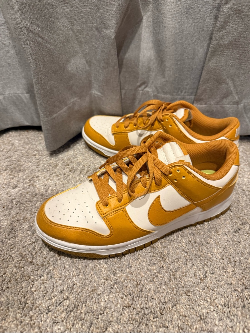 Nike Kids Two-Tone Low-Top Sneakers in Mustard Yellow and Cream